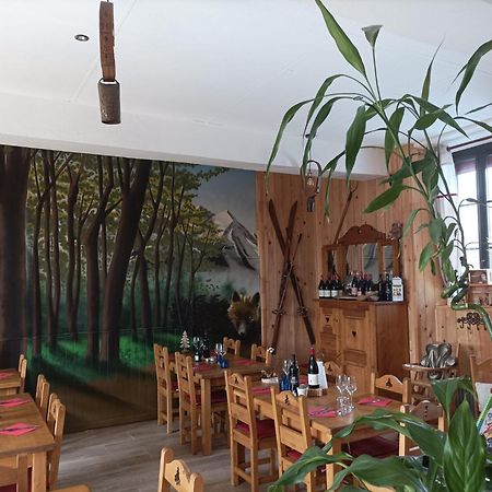 Le Sapin Rouge - Restaurant - Bar - Chambres D'Hotes Artigues  Exterior photo